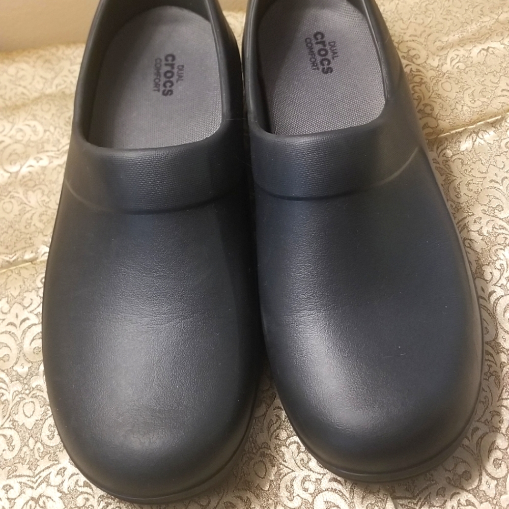 CROCS duel comfort slip on clog style